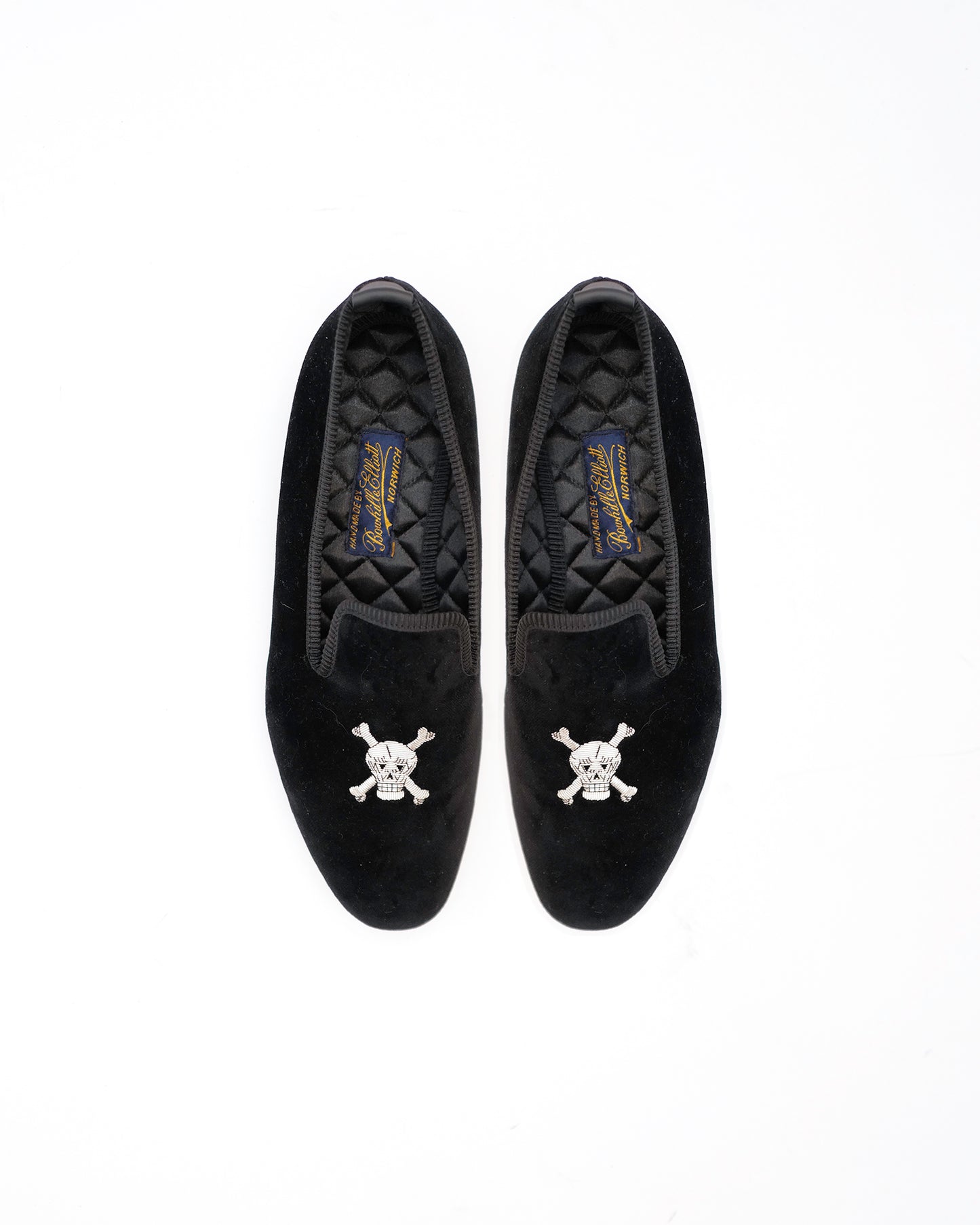 BE5 - Albert Embroidered Slippers w/Skull & Crossbones - Black