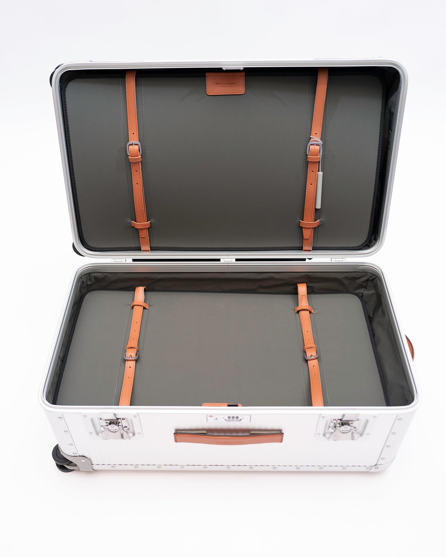 Bank Trunk On Wheels - Moonlight Silver
