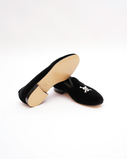 BE5 - Albert Embroidered Slippers w/Skull & Crossbones - Black