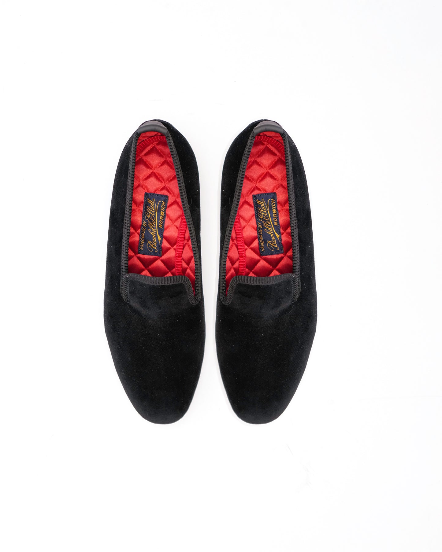 BE1 - Black Velvet Plain Albert
